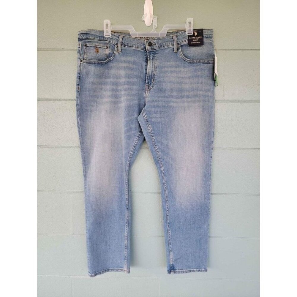 Men's Slim Straight Jeans Size 42X30 light wash NEW #592